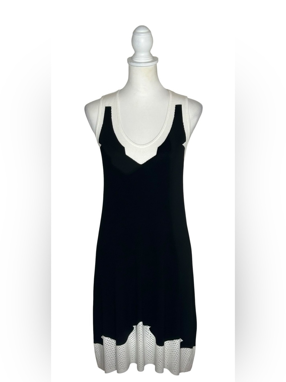 Leo & Sage Classic Black White Midi Dress EUC Sleeveless Scoop Neck Sz S Mod